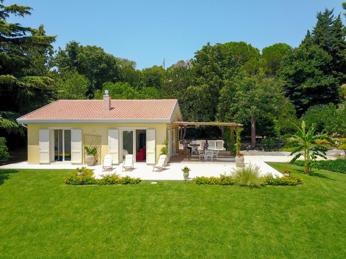 Villa Palm Hill Piedimonte Etneo Bagian luar foto