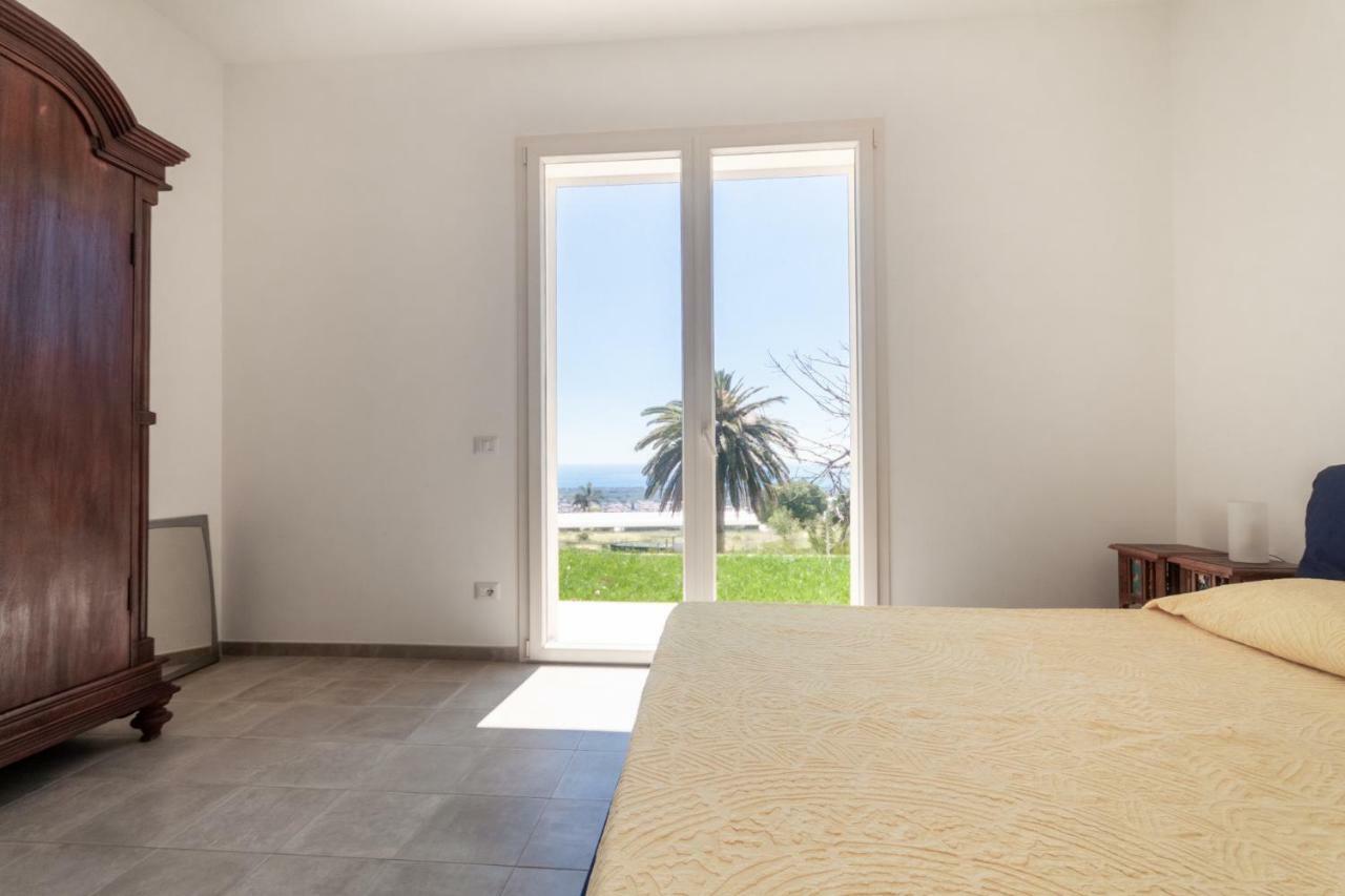Villa Palm Hill Piedimonte Etneo Bagian luar foto